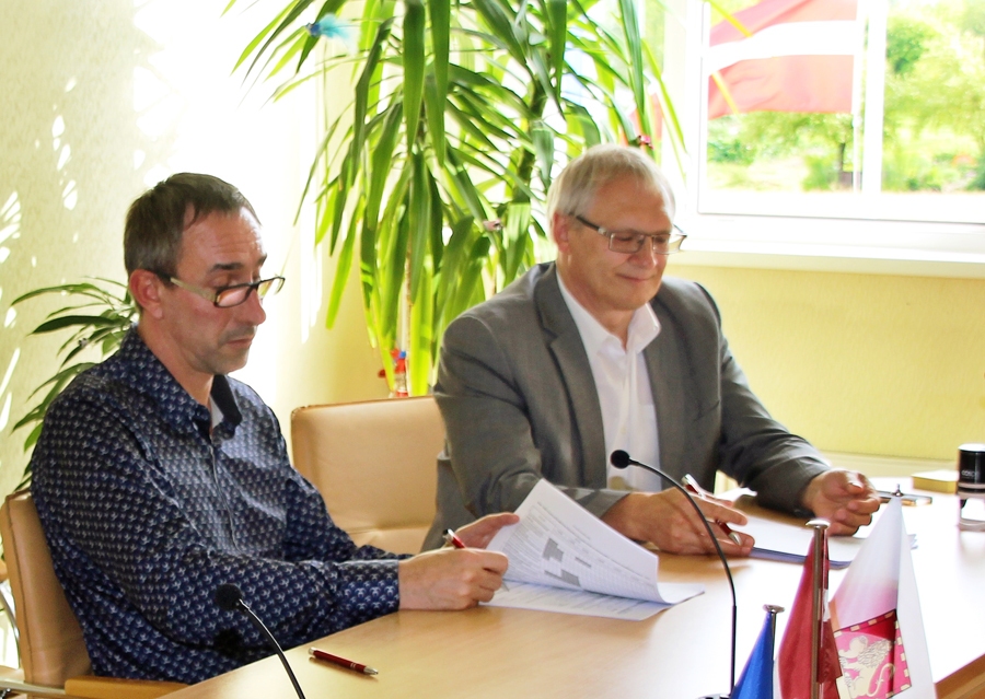 Noslēdz līgumu par būvprojekta izstrādi 