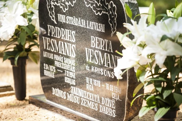 Vāc liecības par Sudmalu kapos dusošajiem