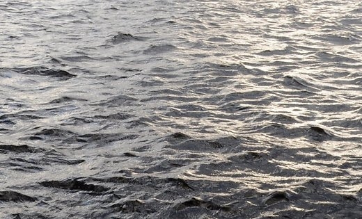 Iecavas upē noslīcis vīrietis