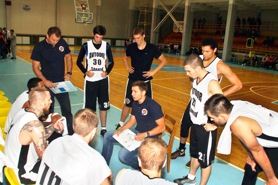 Krievijas basketbolisti Bauskā uzvar kaimiņus lietuviešus