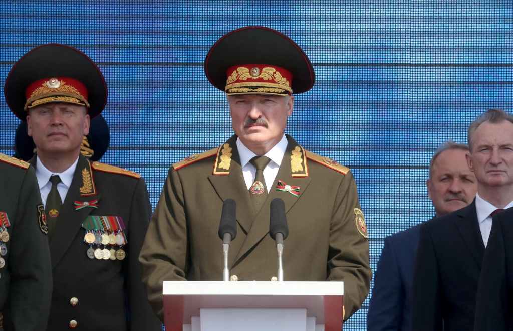 Lukašenko pauž Baltkrievijas armijas gatavību aizstāvēt Krieviju rietumu virzienā