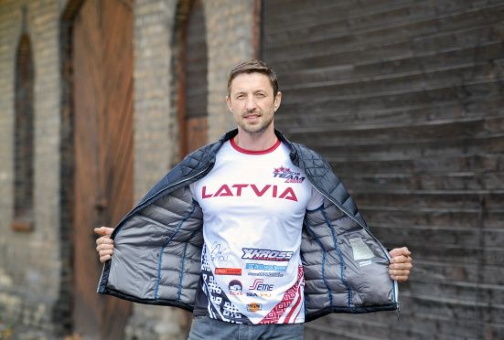 Blakusvāģu braucējs Rupeiks noguris no naudas prasīšanas citiem 