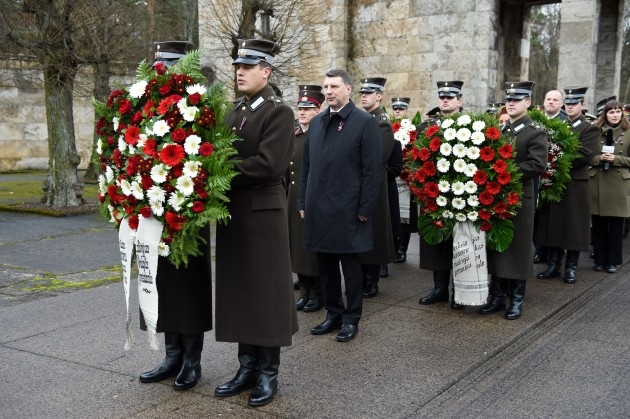 Valsts augstākās amatpersonas atgādina par karavīru un zemessardzes nozīmi valsts aizsardzībā