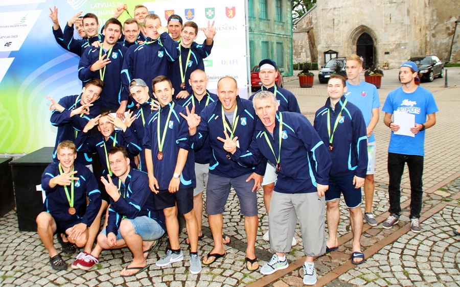 Sportistu godināšana sagādā pozitīvus pārsteigumus