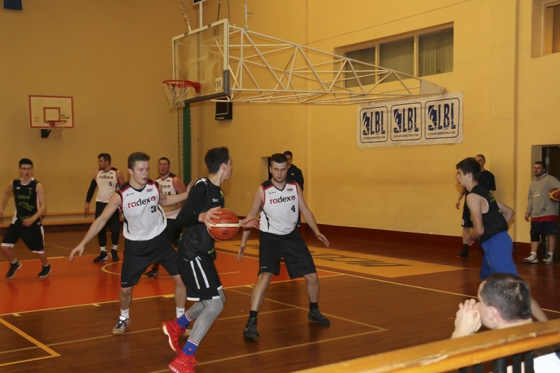 Noskaidroti Iecavas novada basketbola čempionāta pusfinālisti