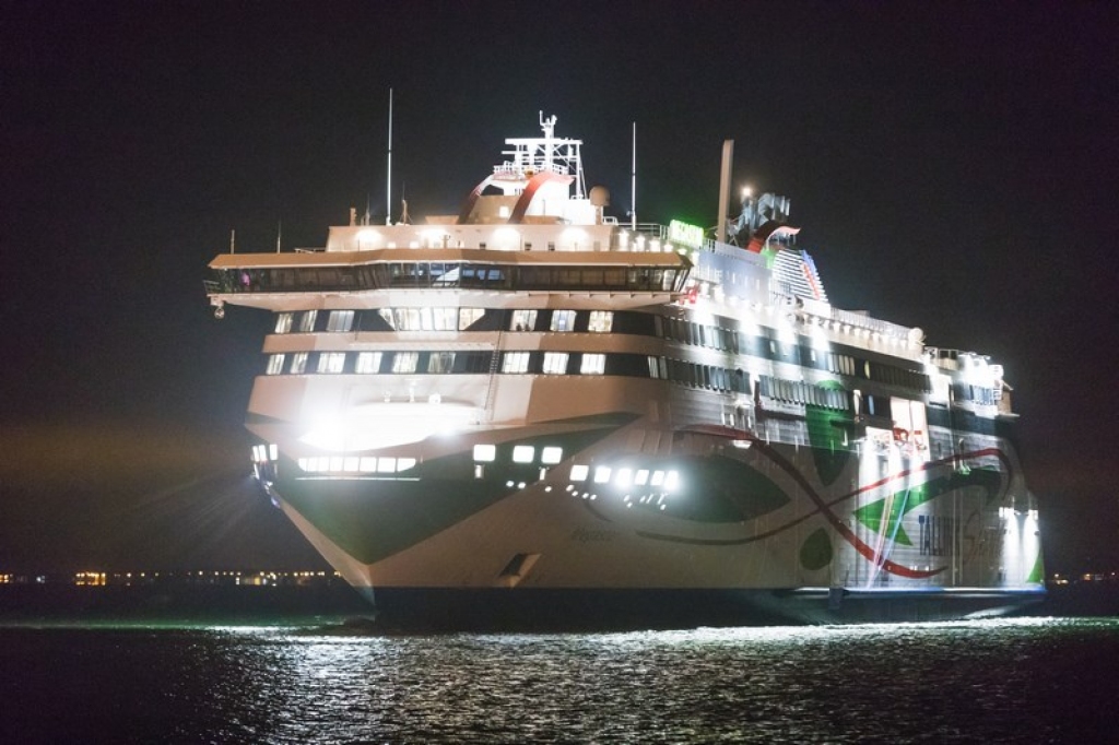 Tallink izrāda jauno LNG ātrgaitas prāmi Megastar