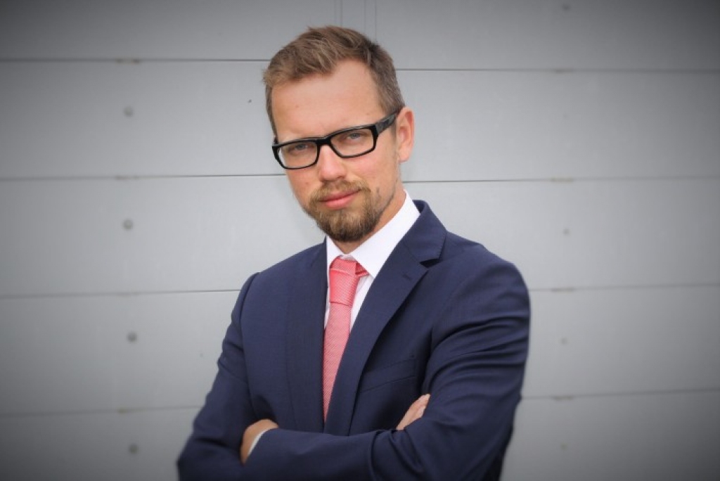 DB viedoklis: Ne gluži stukačs jaunās kurpēs