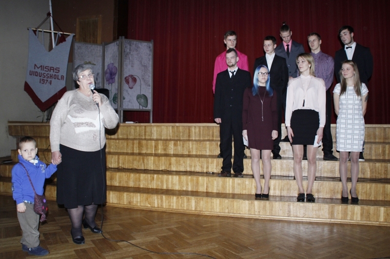 FOTO: Žetonu vakaru Misas vidusskolā pilda atmiņas