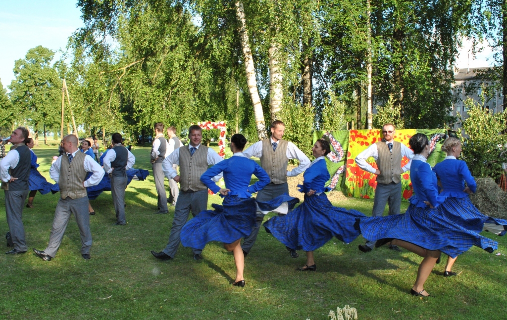 Rīko svētkus pagasta nomalēs