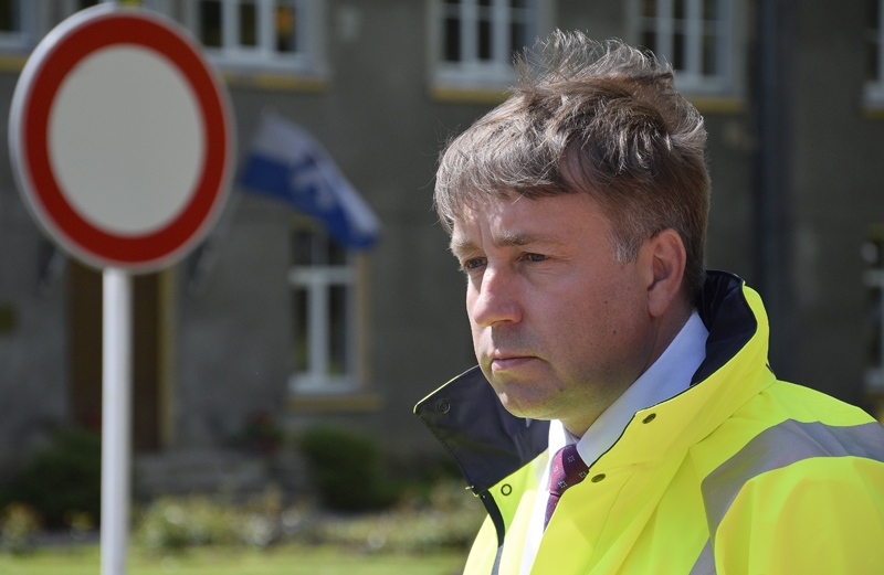 Ministrs nepievērš uzmanību grantsceļu stāvoklim
