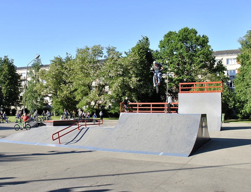 Bauskā atjaunots skeitparks
