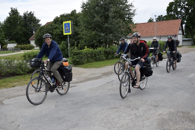 Velomuzikanti no Rundāles un Skaistkalnes dodas tālāk Sēlijas virzienā