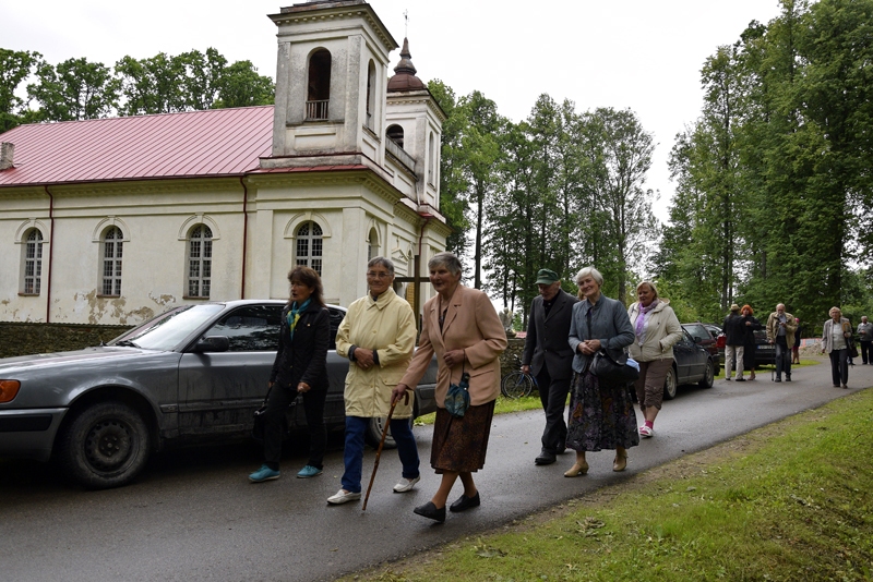 FOTO: Kurmenē ļaudis svin Pēterdienu