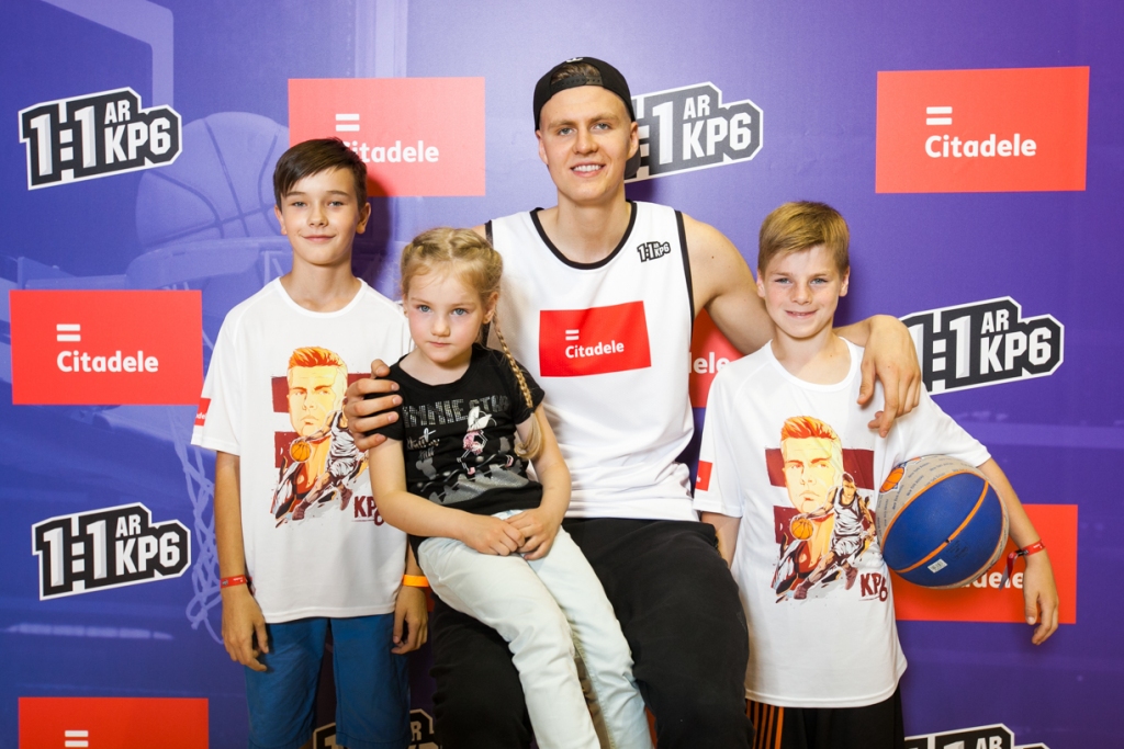 Baušķenieki un iecavnieki tiekas ar Kristapu Porziņģi