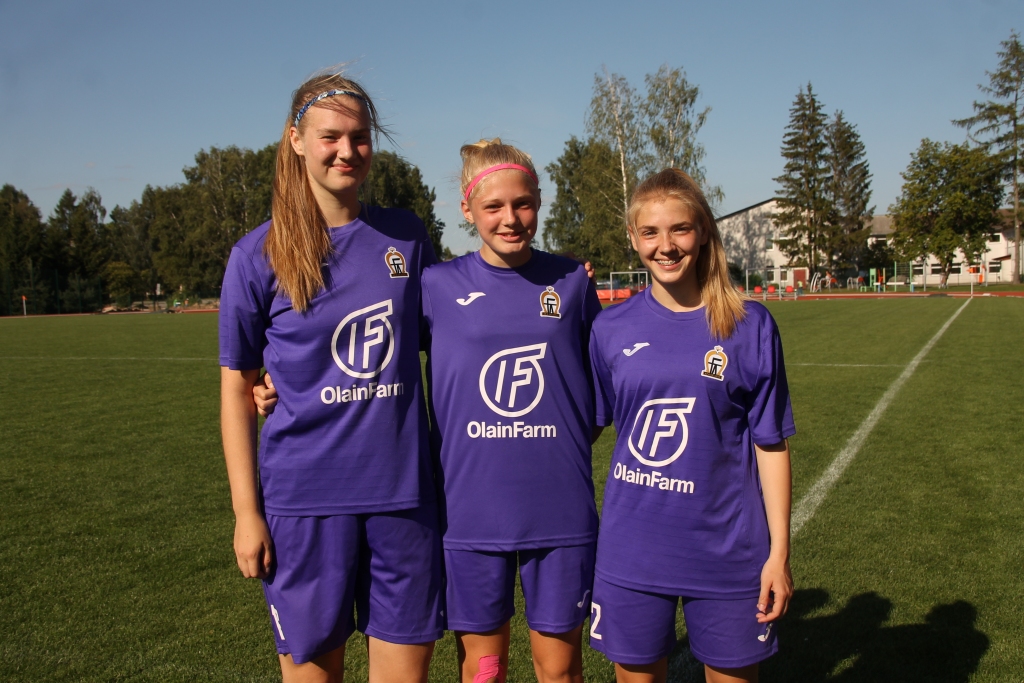 Futbolistes cīnās par medaļām