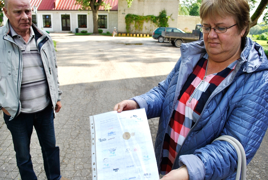 FOTO: Skaistkalnes skola piedalās akcijā «Apceļosim Latvijas pilis un muižas»