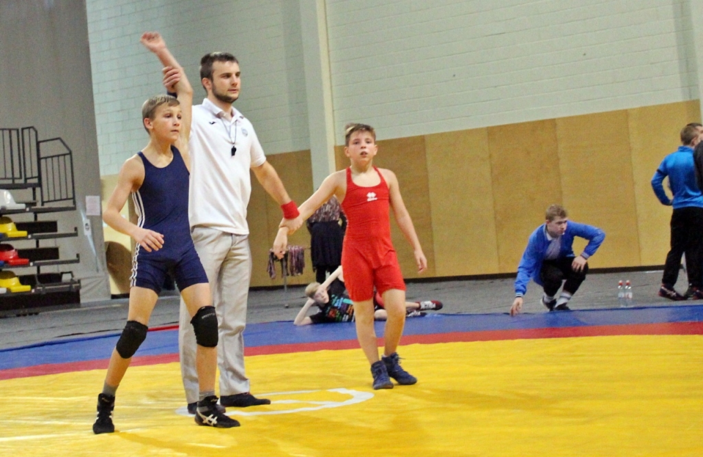 FOTO: Brīvās cīņas sportisti iegūst godalgas
