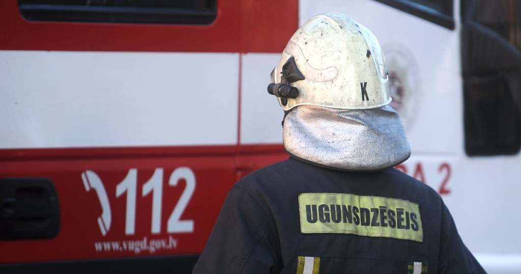 Piebalgās izdeg dzīvoklis