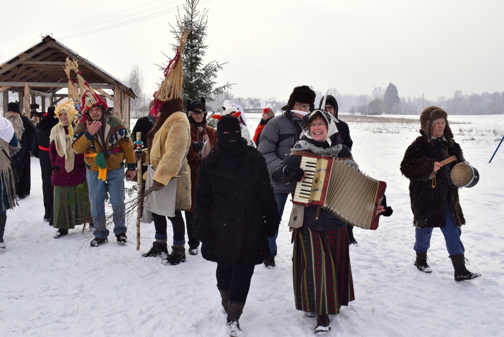 FOTO: Meteņi Vecumnieku novadā