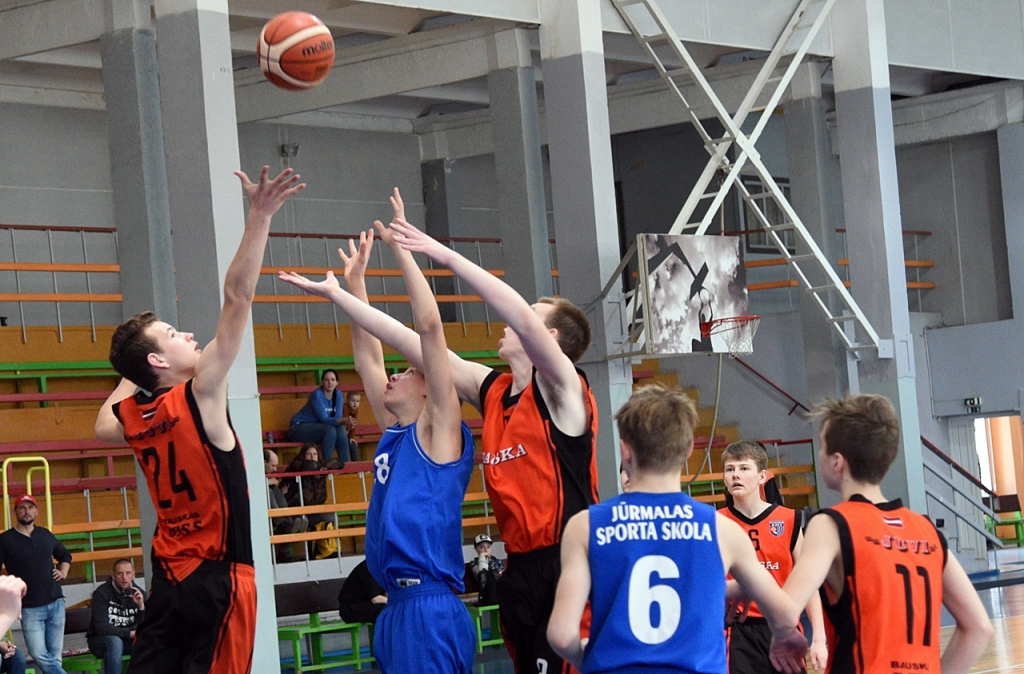 FOTO: Latvijas Jaunatnes basketbola līgas spēle