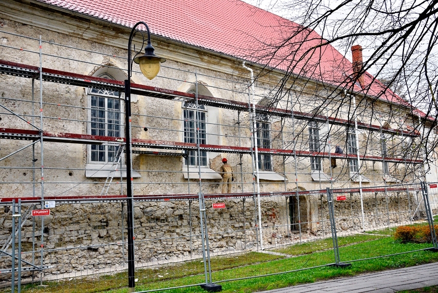 Restaurē Bauskas Svētā Gara luterāņu baznīcas fasādi