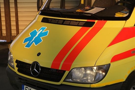 Krītot no stalažām, gūst mugurkaula traumu