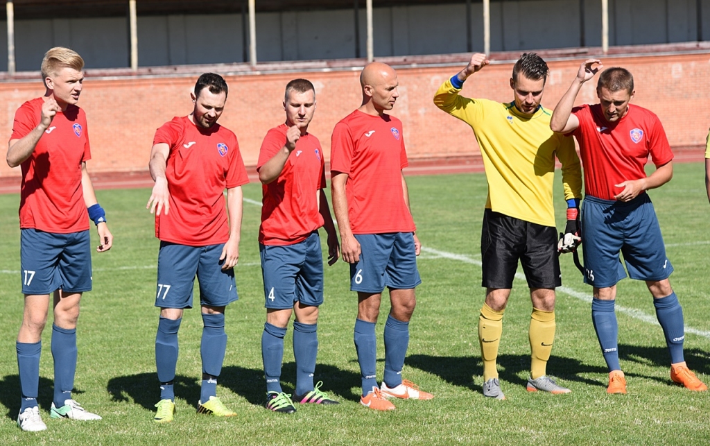 FOTO: Futbolisti piekāpjas ar rezultātu 1:5