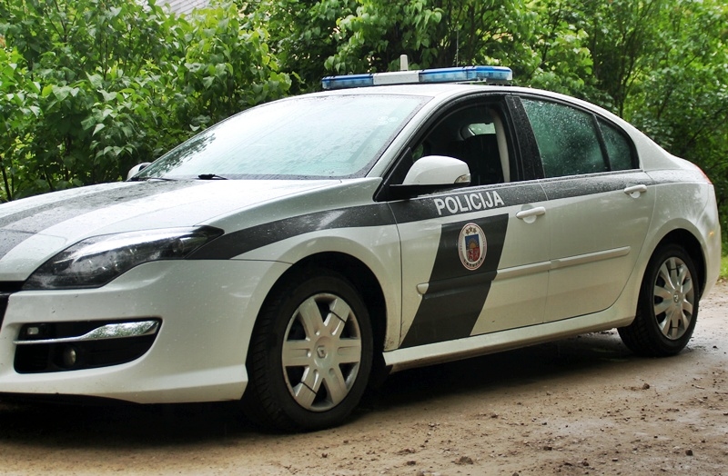Vecumniekos negadījumā cieš automašīnas vadītāja