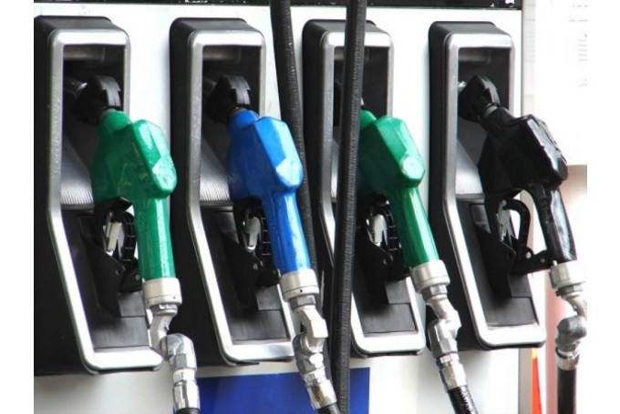 Iecavas benzīntankā autovadītājs sabojā degvielas uzpildes pistoli