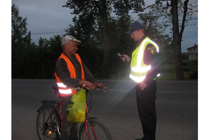 Velosipēdistam Rundālē konstatē 2,4 promiles