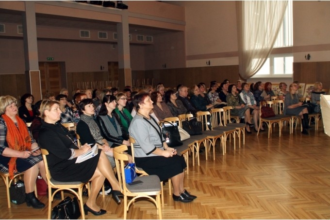 Pedagogi strādās ikgadējā konferencē