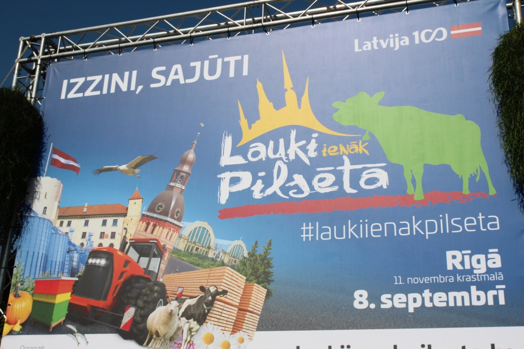 FOTO: Lauki ienāk pašā Rīgas sirdī