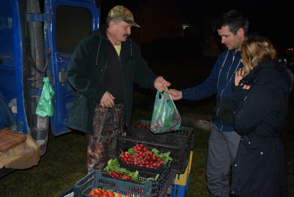 Vecumniekos eksperimenta veidā atver vakara tirgu
