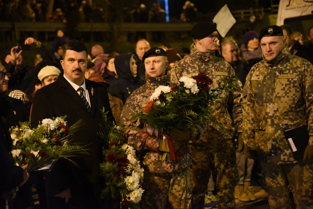 Bauskā atklāj pieminekli Lāčplēša Kara ordeņa kavalieriem