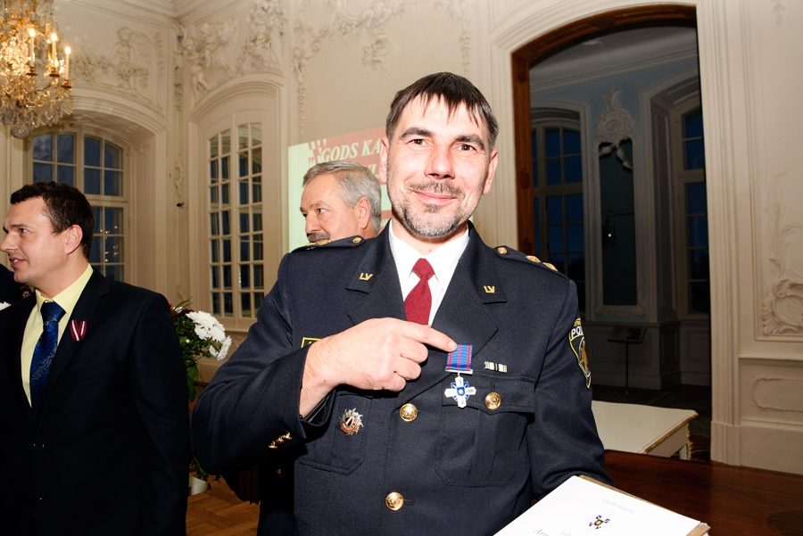 Galvenais – nečīkstēt!