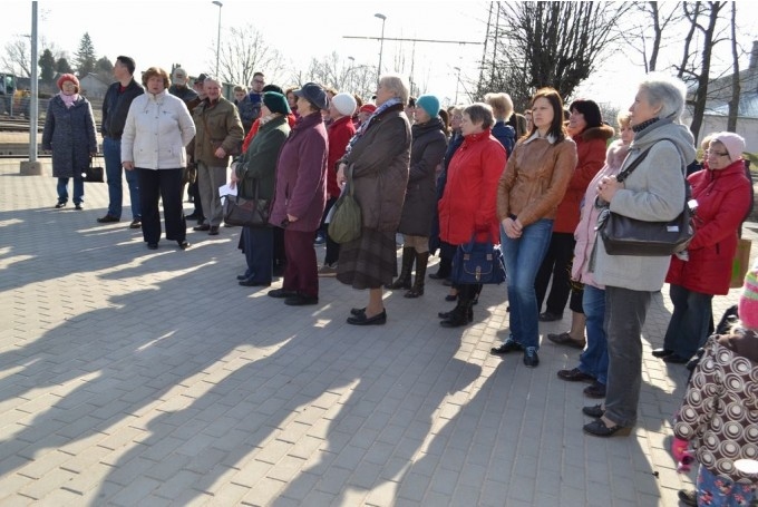 Aptauja: Vairāk nekā puse iedzīvotāju uzskata, ka aizejošais gads Latvijai bijis tāds pats kā iepriekšējais