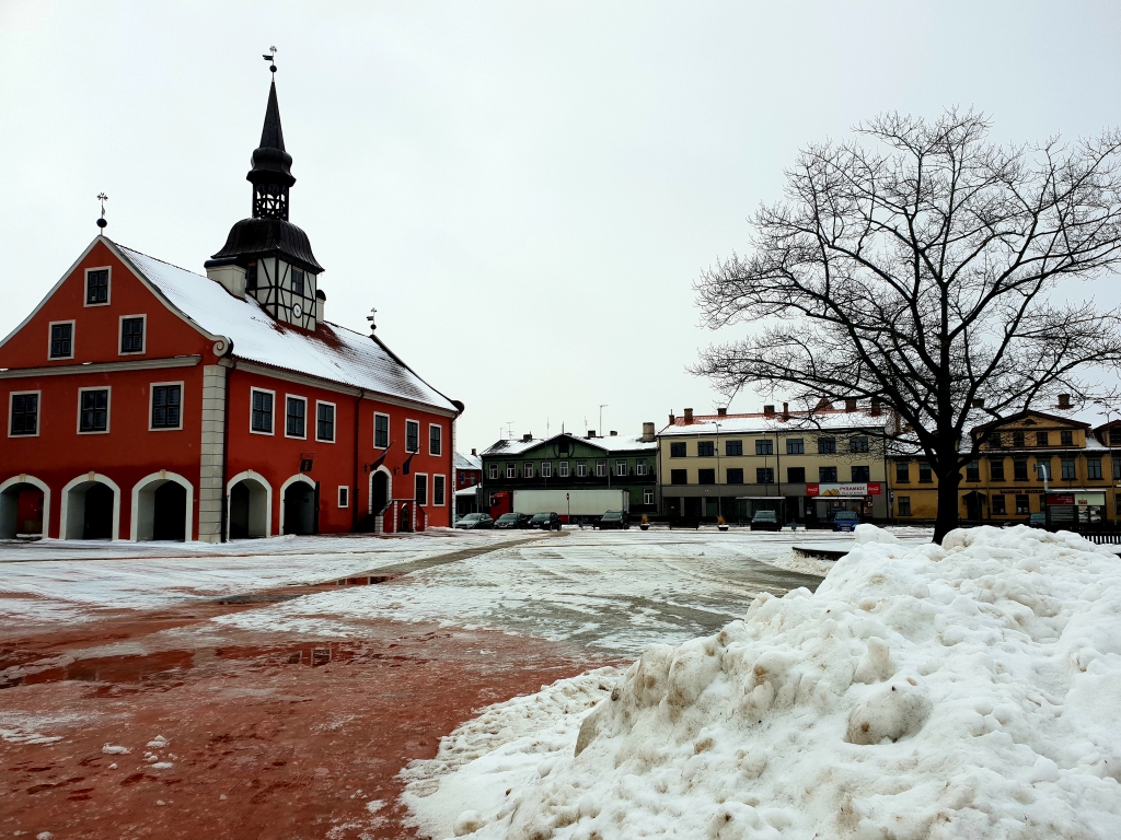 Pakāpeniski demontēs pilsētas svētku rotājumus