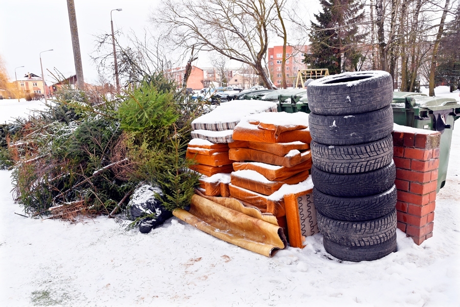 Iedzīvotāji nevēlas atkritumu konteinerus zem saviem logiem