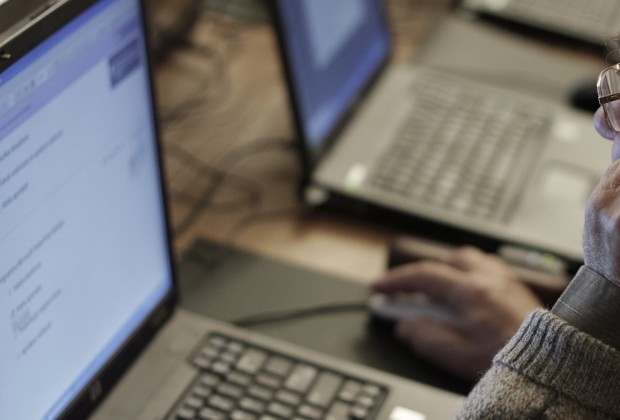 Piedāvājot internetā iegādāties lauksaimniecības tehniku un automašīnas, izkrāpti 134 000 eiro