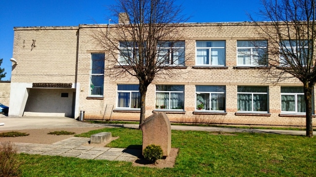 Reorganizēs Valles vidusskolu