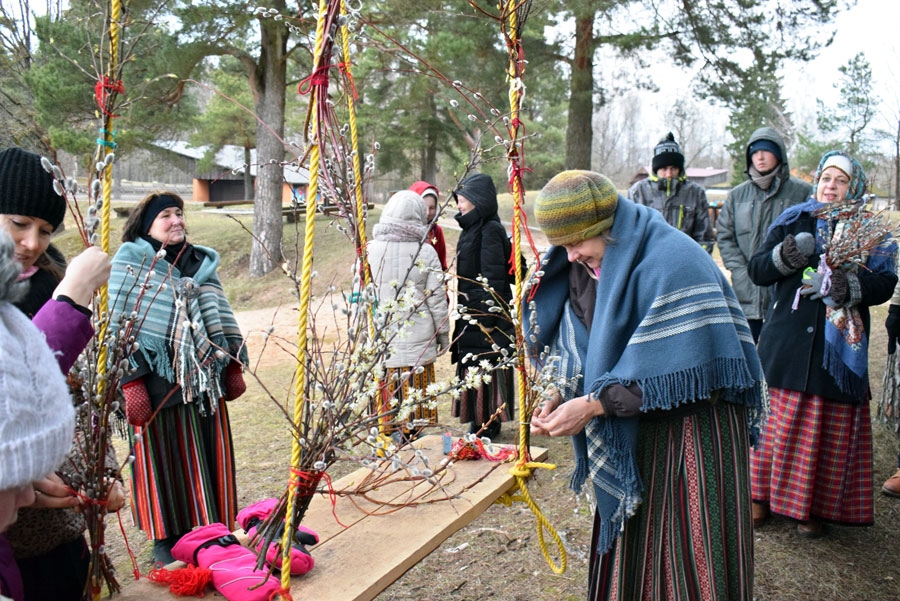 Svētku dienās nenokavē!