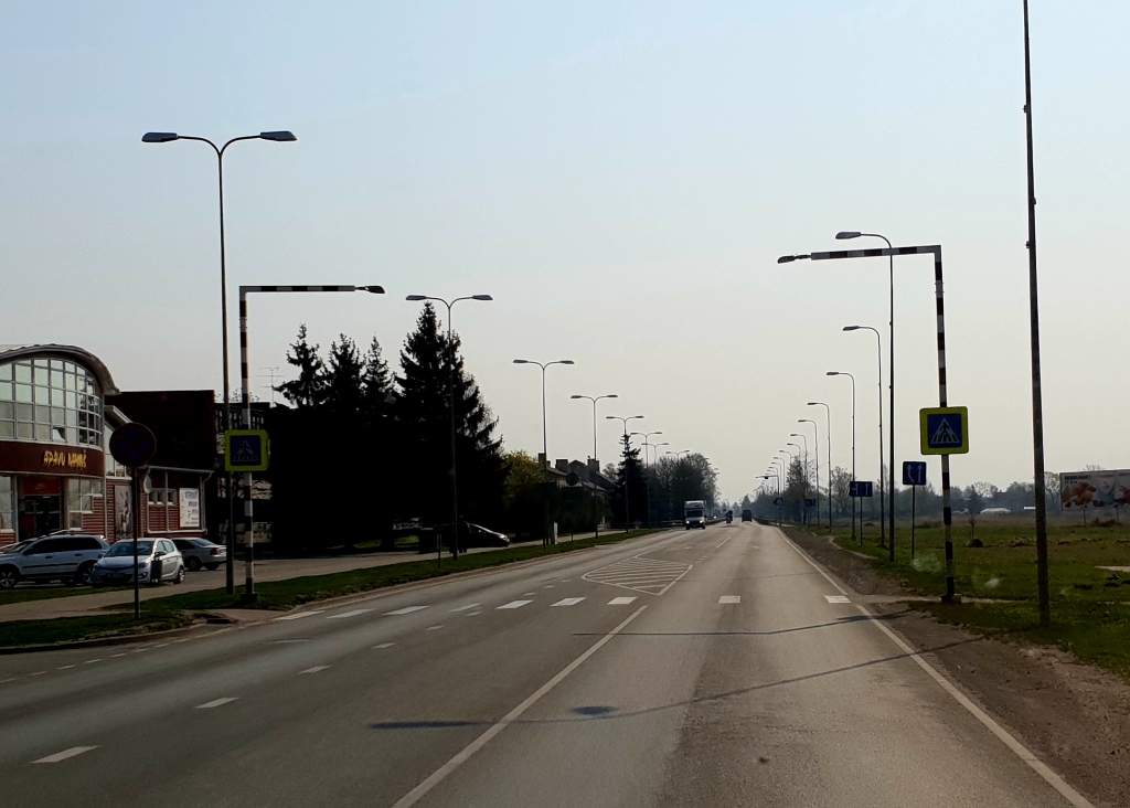 Policists iesaka trīs risinājumus, kā uzlabot drošību uz gājēju pārejas Bauskā