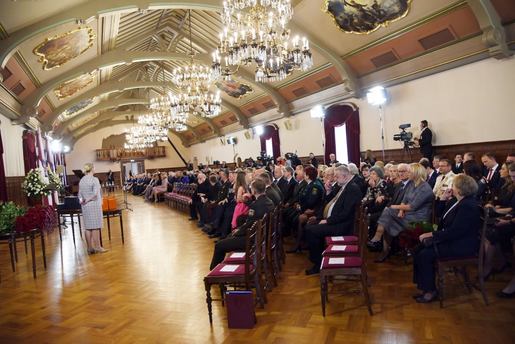 FOTO: Bauskas novada iedzīvotāji saņem valsts augstākos apbalvojumus