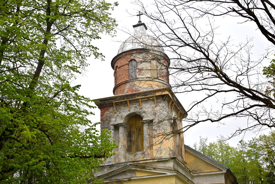 Luterāņi Jaunsaulē atjauno baznīcas torni, svin Mātes dienu un draudzes mācītāja jubileju