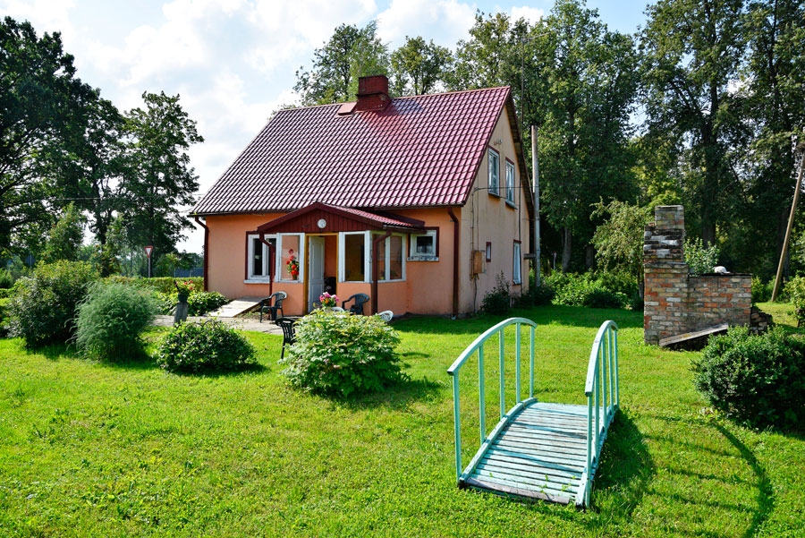 Tiltiņš pagalmā – simbols, kas visus vieno
