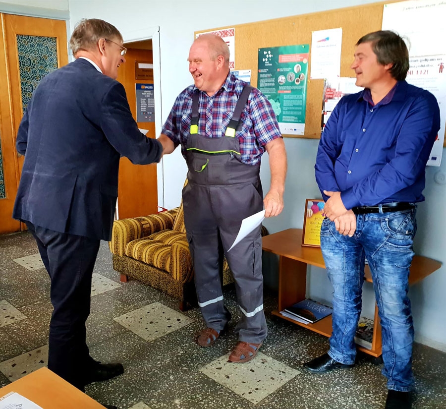 Tiekas vecie cīņu biedri