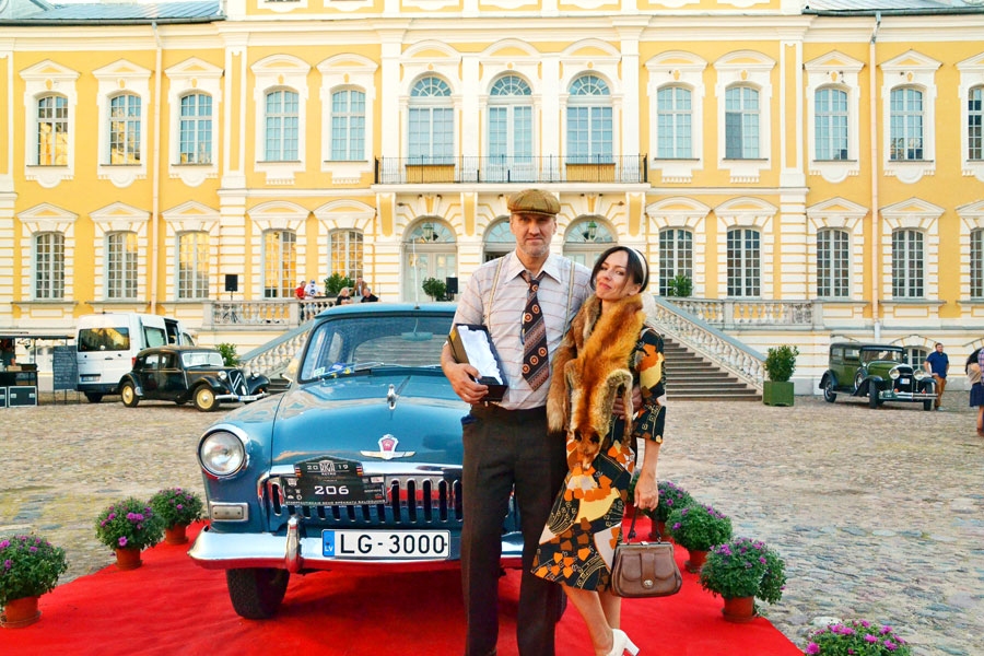 Retroauto salidojumu velta «Baltijas ceļam»