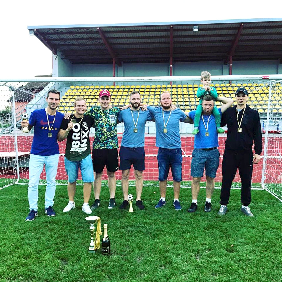 «Īslīce» triumfē futbolā