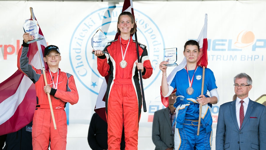 Uzvar ātrumlaivu čempionātā Polijā