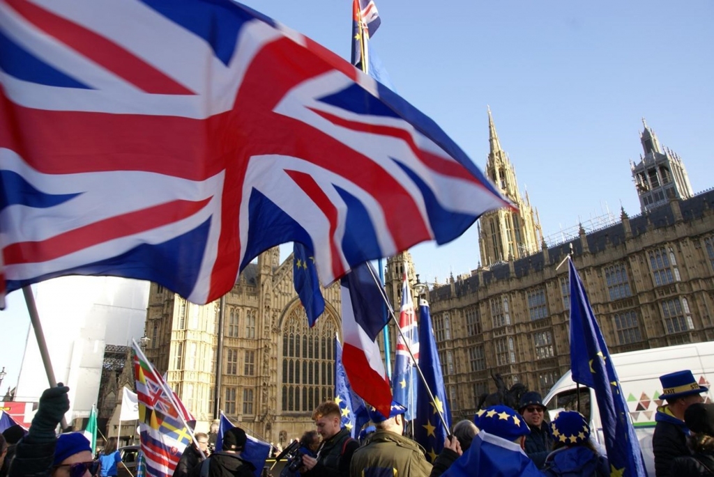 ES: «Brexit» jāatliek, bet par termiņiem vēl jāvienojas